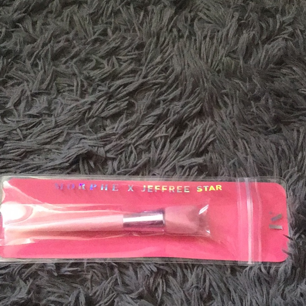 Jeffree Star Queen brush